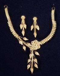Gold Forming Necklace
